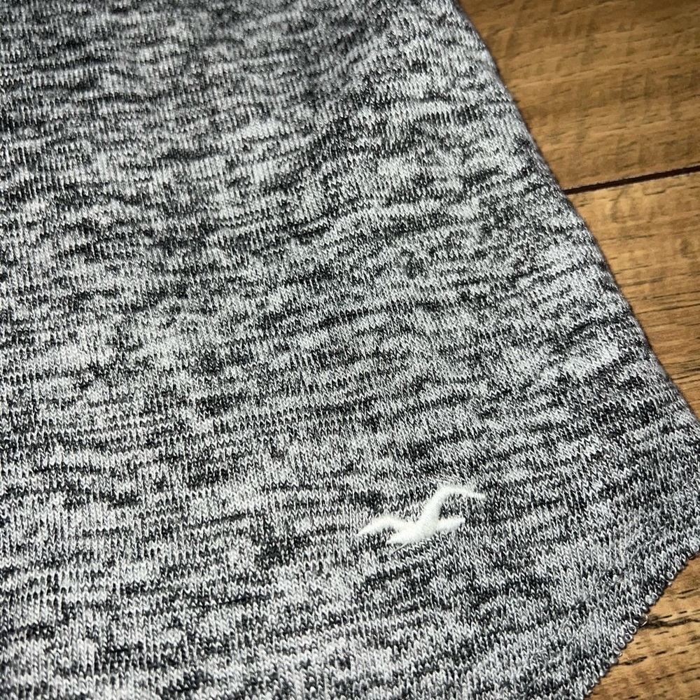 gray top - Picture 4 of 5
